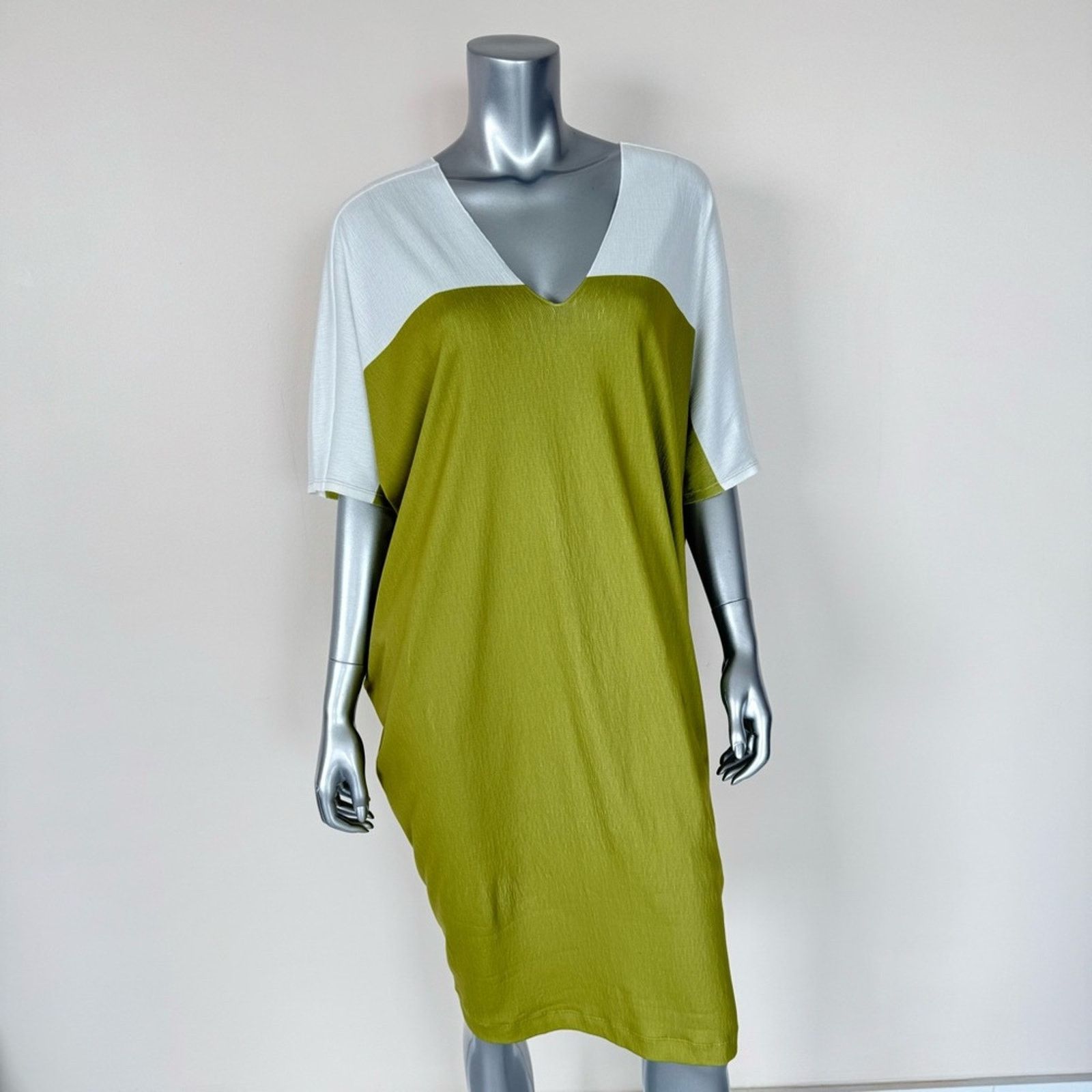 Other NWT!!! Pier Antonio Gaspari dress size 44 IT or 8 US 450$ Size M / US 6-8 / IT 42-44 - 1 Thumbnail