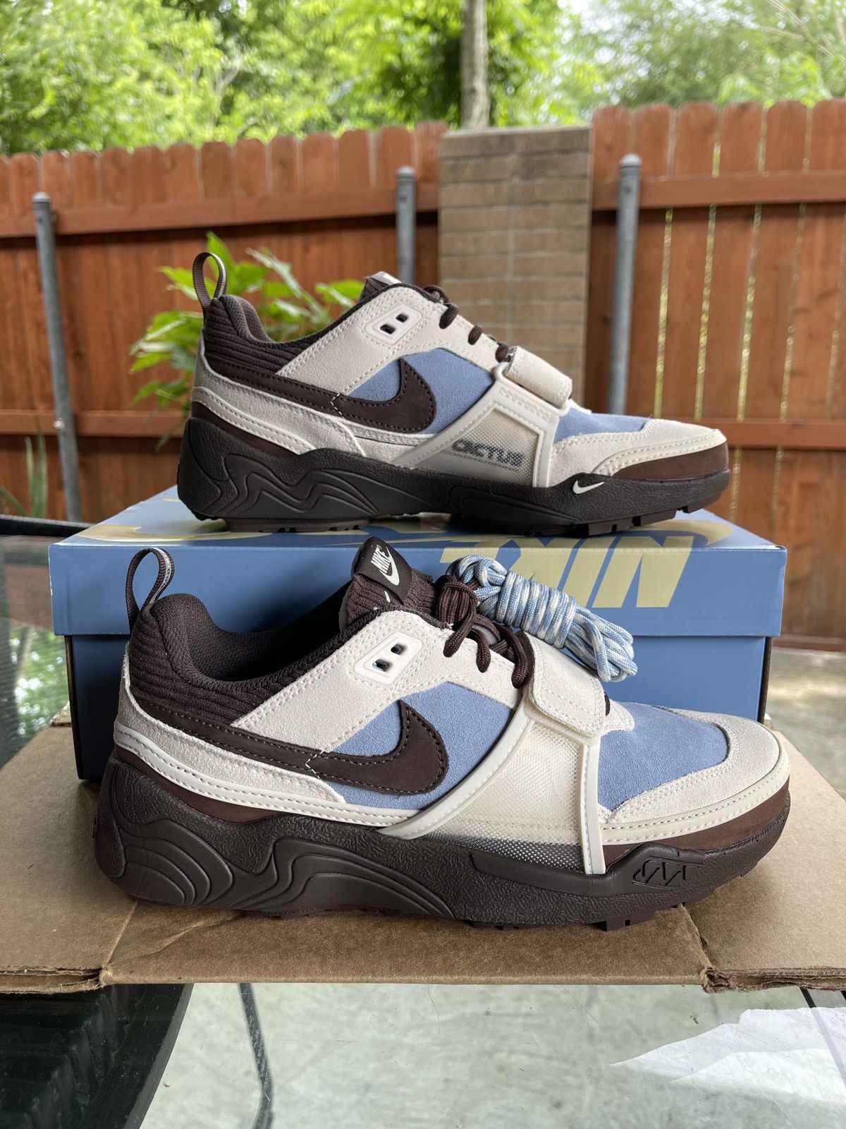 Nike × Travis Scott Travis Scott x Zoom Field Jaxx ‘Leche Blue’ 8M Size US 8 / EU 41 - 1 Thumbnail