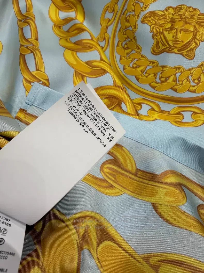 Versace Versace Men's short-sleeved silk shirt Size US L / EU 52-54 / 3 - 7 Thumbnail