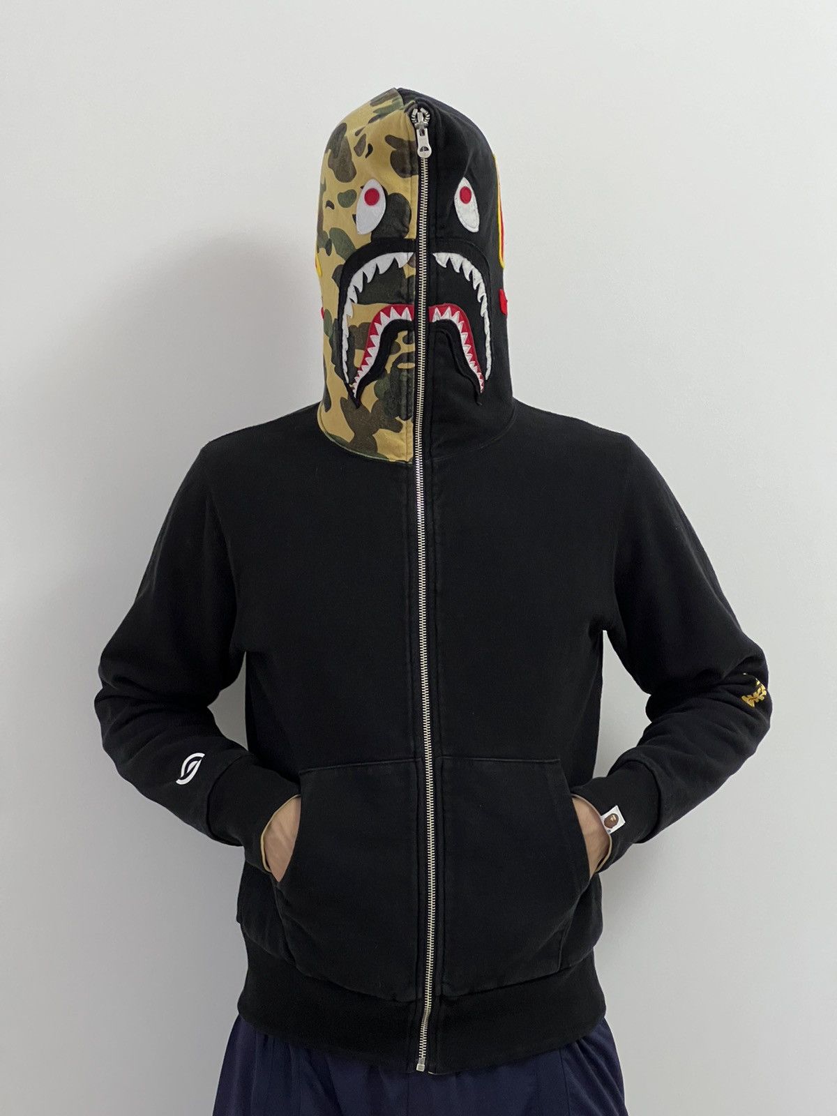 Bape Reversible camouflage with black Bape Shark print hoodie Size US S / EU 44-46 / 1 - 6 Thumbnail