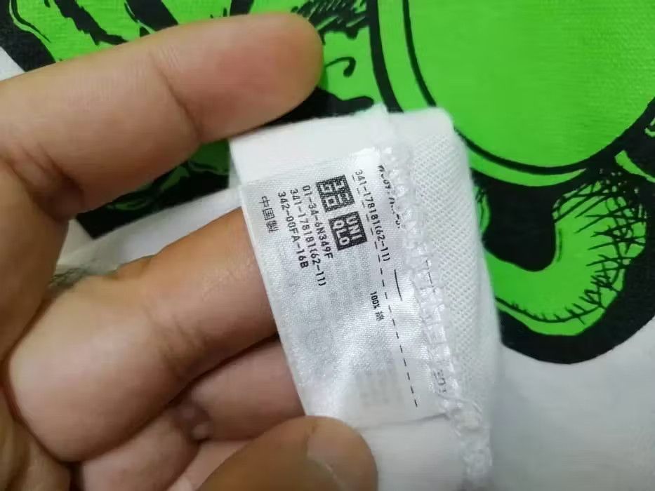 Japanese Brand × Kaws × Vintage 🔥 Rare 🔥 Vintage kaws Very Rare Size US M / EU 48-50 / 2 - 5 Thumbnail