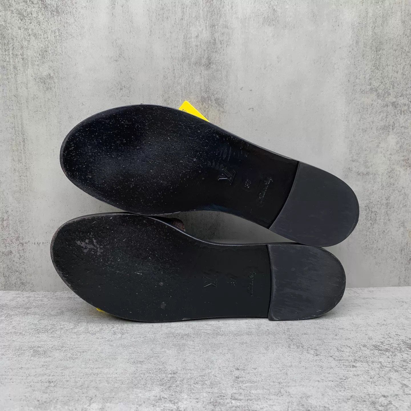 Louis Vuitton LV Monogram Gold Buckle Flat Slipper Women's EU37 98New Size US 6.5 / IT 36.5 - 7 Thumbnail