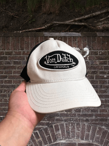 Von Dutch Von Dutch Boston Oval Patch Trucker Baseball Cap Size ONE SIZE - 1 Thumbnail