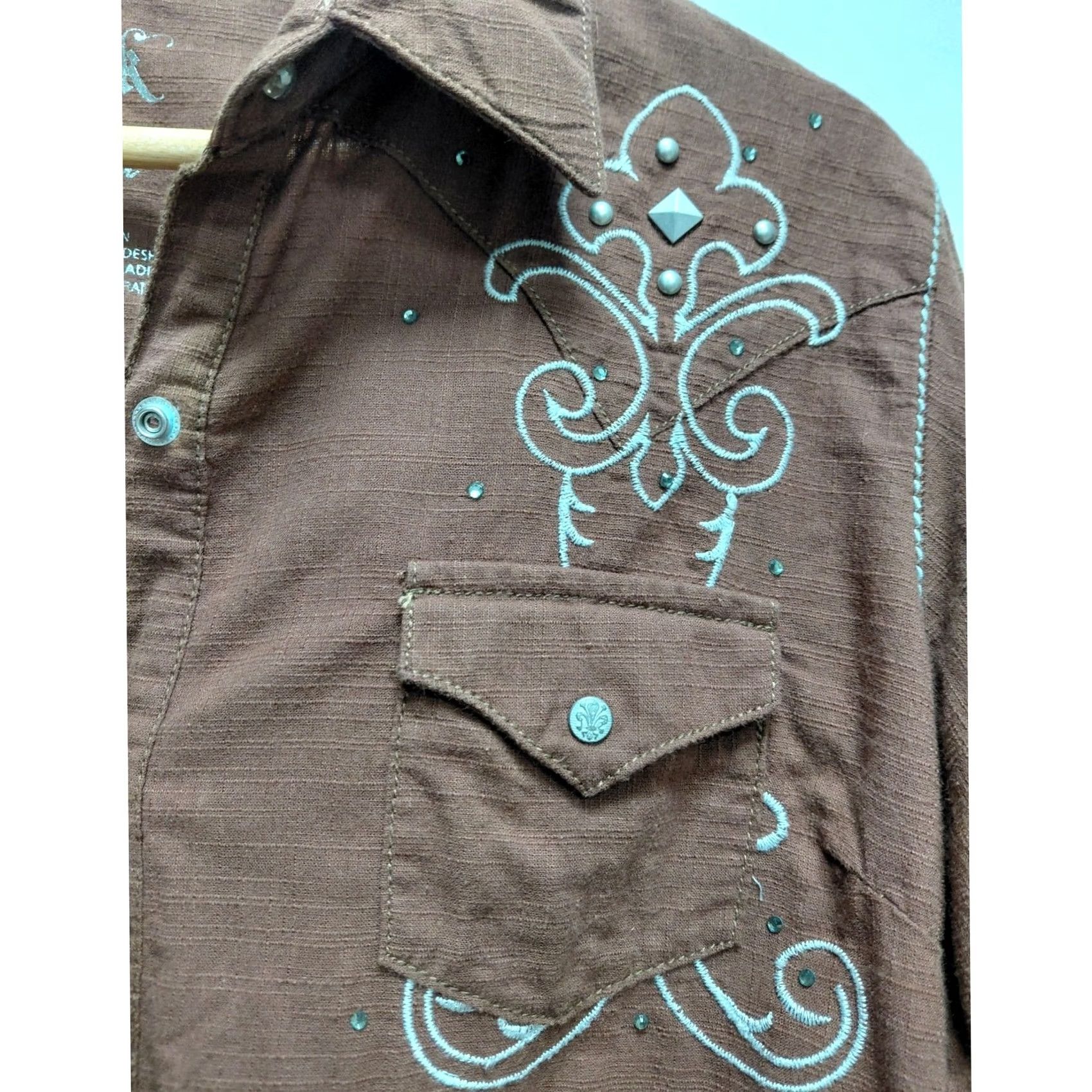 47 Rock 47 by Wrangler Embroidered Western Shirt Brown Solid Woven Size M Size US M / EU 48-50 / 2 - 4 Thumbnail