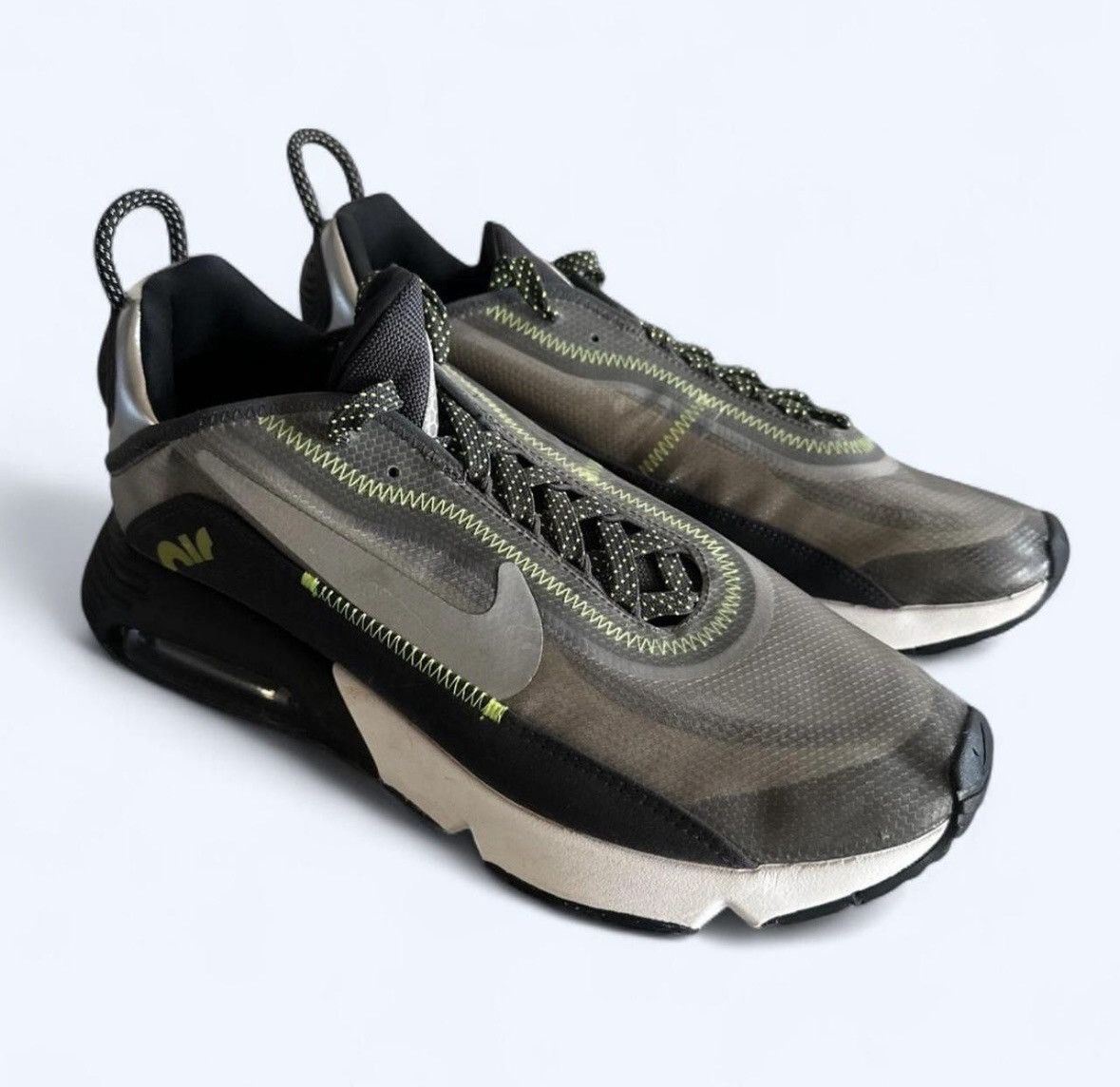 Nike Nike Air Max 2090 SE Size 11M Size US 11 / EU 44 - 1 Thumbnail