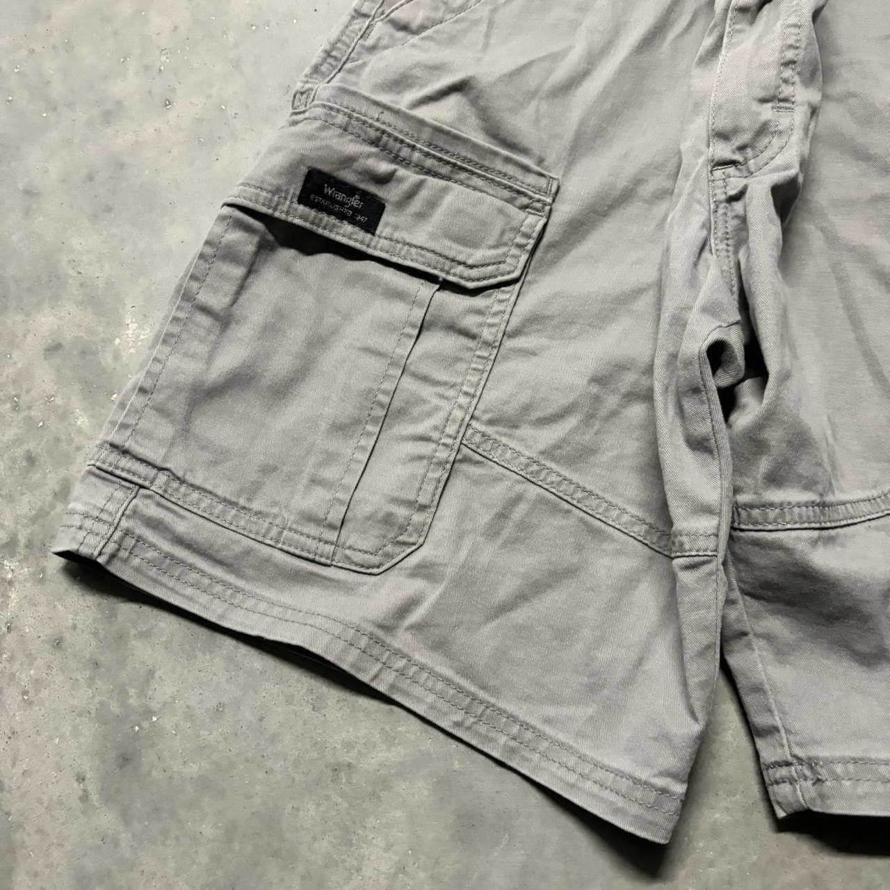 Japanese Brand × Vintage Crazy Vintage Y2K/2000s Baggy Grey Skater Style Cargo Shorts! Size US 36 / EU 52 - 3 Thumbnail