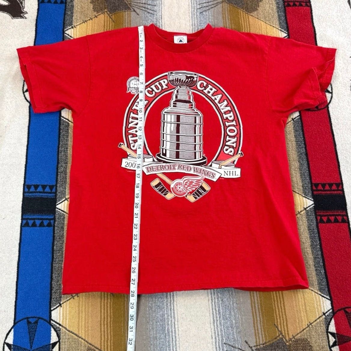 Delta VINTAGE Detroit Red Wings Stanley Cup Champs T-Shirt L Men Red NHL 2000s Y2K Sports Hockey Sl Short Sleeve Size US L / EU 52-54 / 3 - 5 Thumbnail