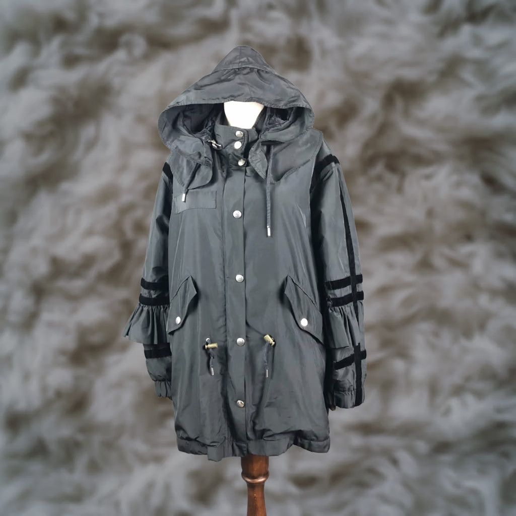 Alexander McQueen Alexander McQueen Full Zip Hooded Jacket Women Size 38 Black Polyester Snap Zip Casual Modern Classic Jacket Size XS / US 0-2 / IT 36-38 - 1 Thumbnail