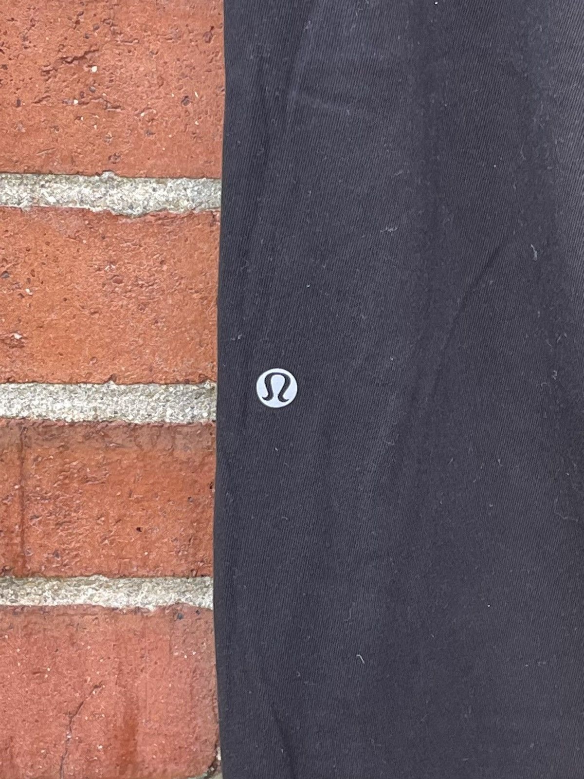 Lululemon Lululemon Black Sweatpants Pockets Drawstring Size US 30 / EU 46 - 5 Thumbnail
