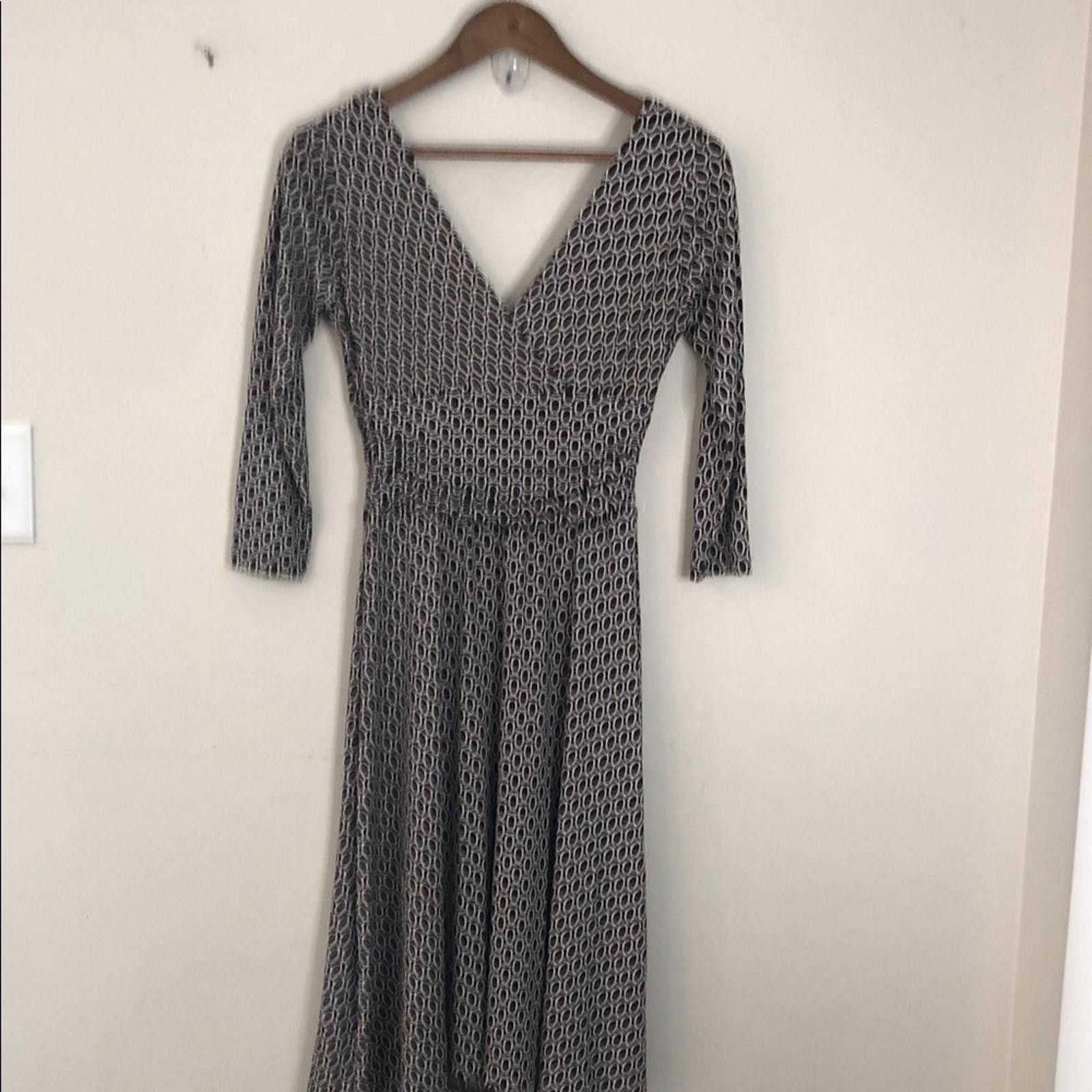 Other Maggy London Chocolate & Ivory Midi dress Dress deep V SZ 8 Size M / US 6-8 / IT 42-44 - 4 Thumbnail