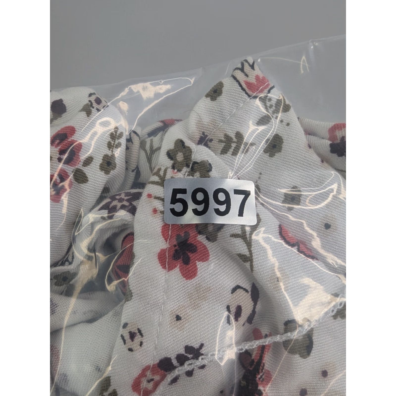 Junk Food Rock Junk Food Long Sleeve Crop Blouse Size M Tie Front Floral White/Red Womens Cropped Shirt Size M / US 6-8 / IT 42-44 - 8 Thumbnail