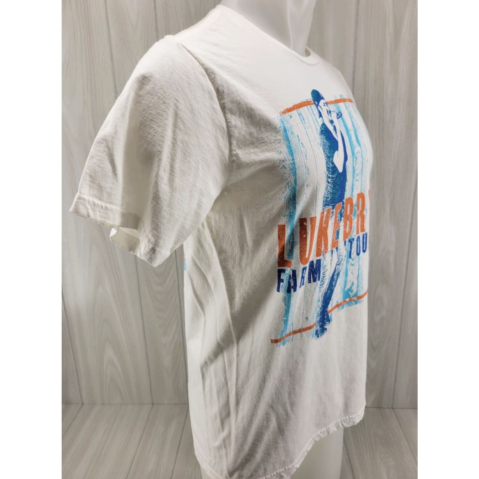Vintage Luke Bryan Farm Tour 2015 White Mens Tshirt Top Tee Shirt Graphic - Size Medium Size US M / EU 48-50 / 2 - 4 Thumbnail
