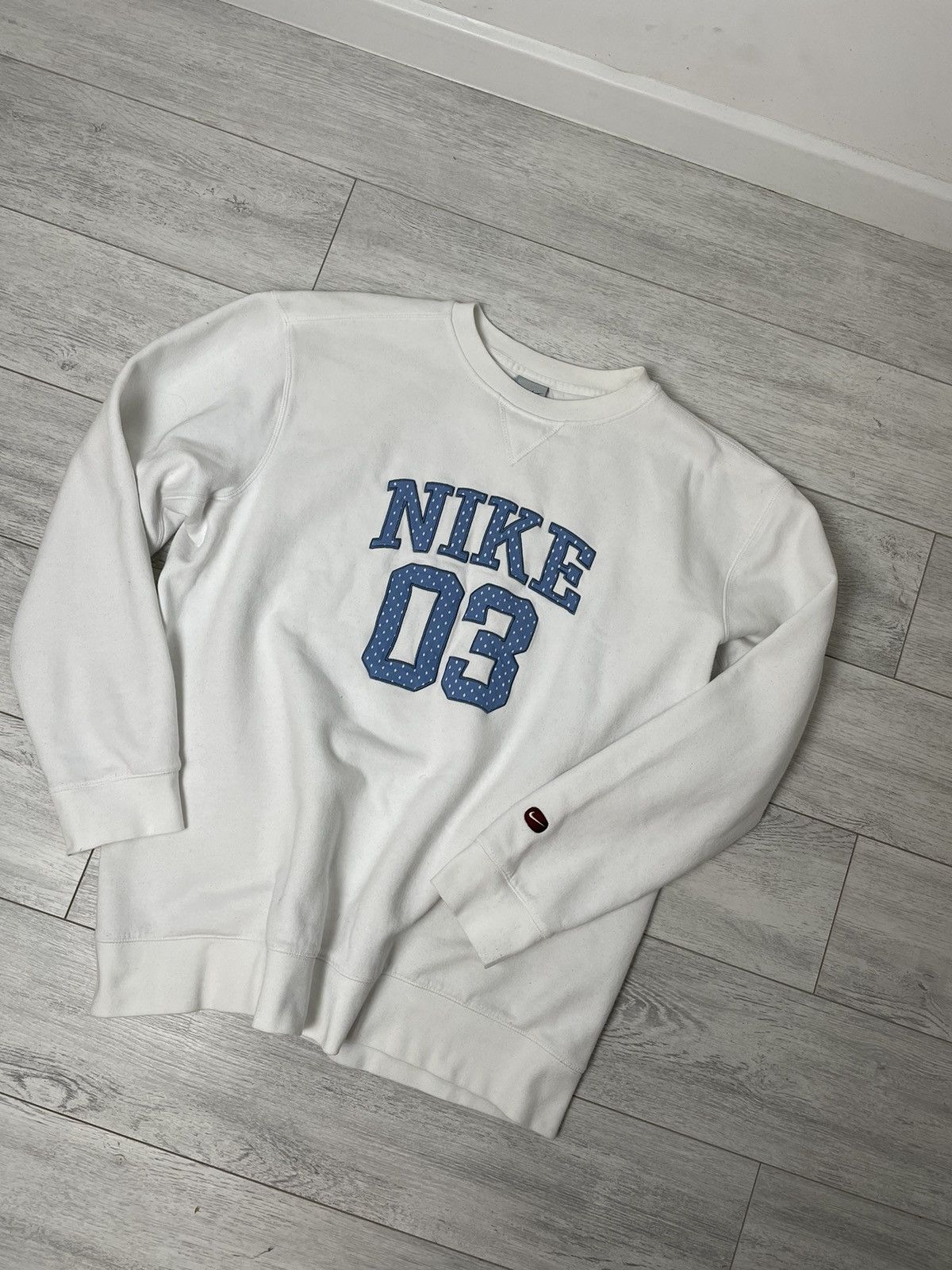 Nike × Vintage Nike Vintage Sweatshirts center logo 90s Size US L / EU 52-54 / 3 - 14 Thumbnail