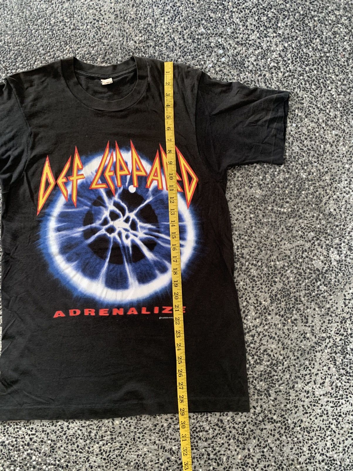 Band Tees × Def Leppard × Vintage Vintage 90s Def Leppard Adrenalize Tour Band Distressed Tees Size US M / EU 48-50 / 2 - 12 Thumbnail