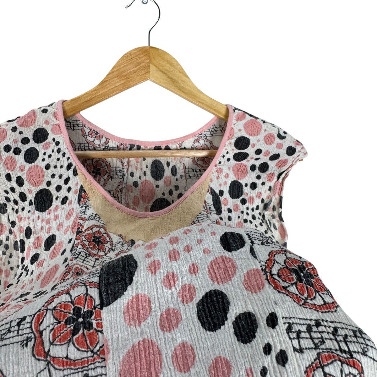 Tsumori Chisato 🌟TSUMORI CHISATO ISSEY MIYAKE PLEATS SLEEVELESS TANK TOP Size M / US 6-8 / IT 42-44 - 6 Thumbnail