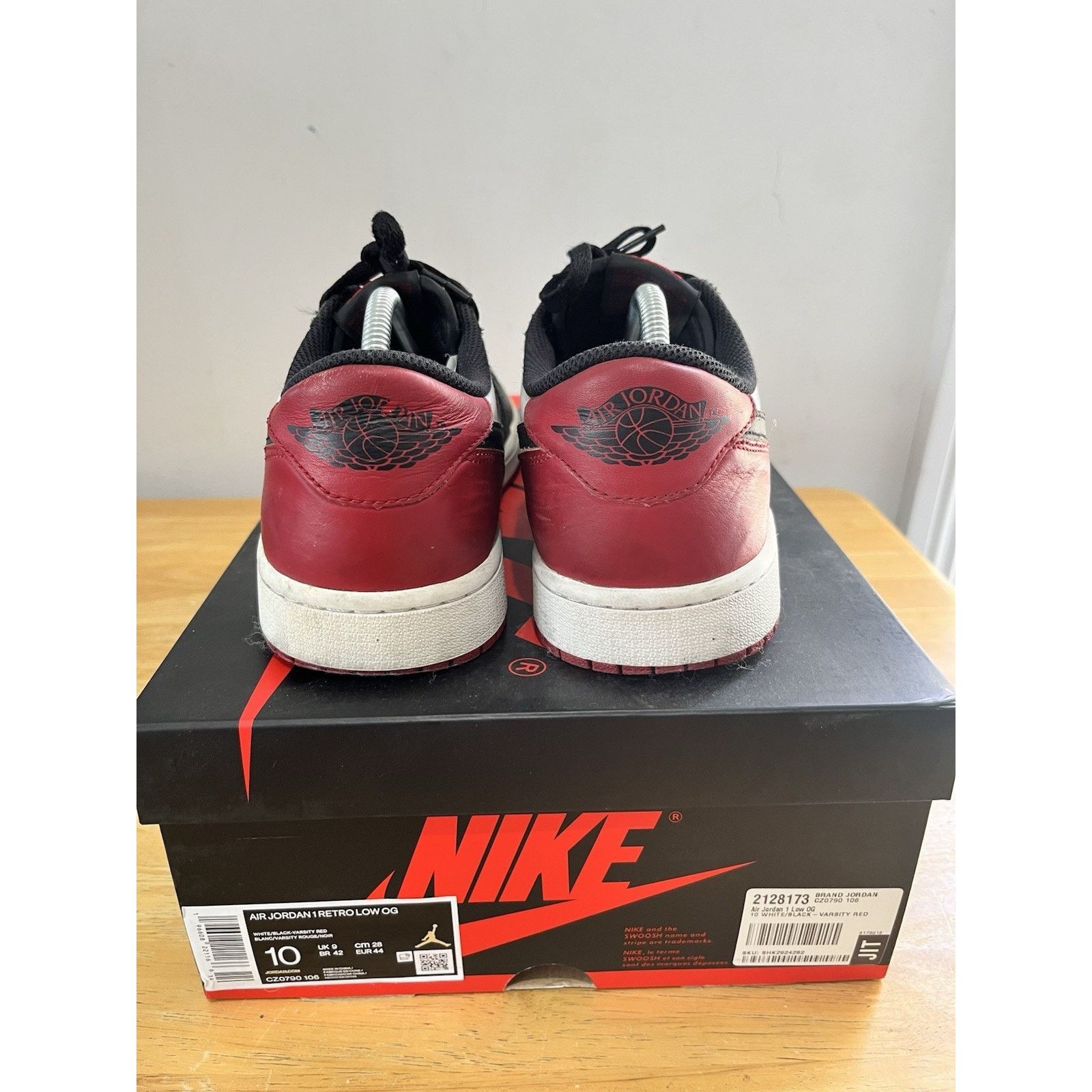 Jordan Brand Air Jordan 1 Retro OG Low Black Toe Size 10 CZ0790-106 Size US 10 / EU 43 - 4 Thumbnail