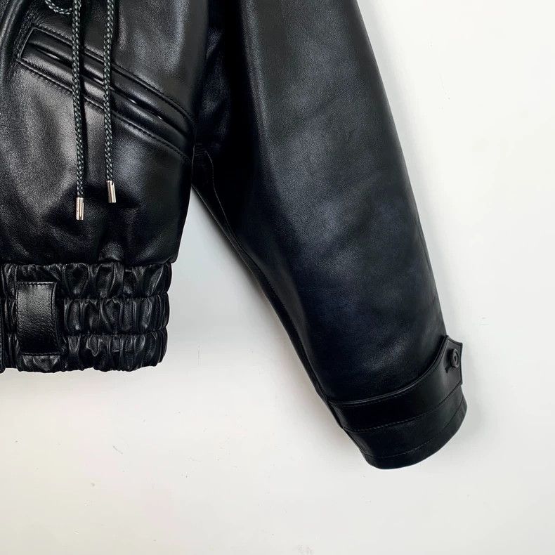 Louis Vuitton Louis Vuitton Black Fur Collar Cow Leather Waist Jacket Size XS / US 0-2 / IT 36-38 - 4 Thumbnail