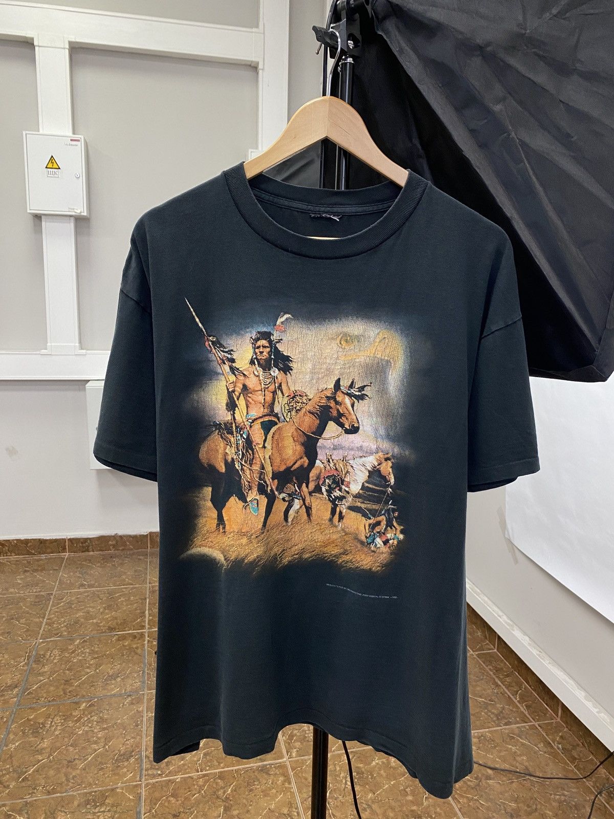 Native 🇺🇸 Vintage 1994 Navajo Indian people t-shirt rare retro hype Size US XL / EU 56 / 4 - 1 Thumbnail