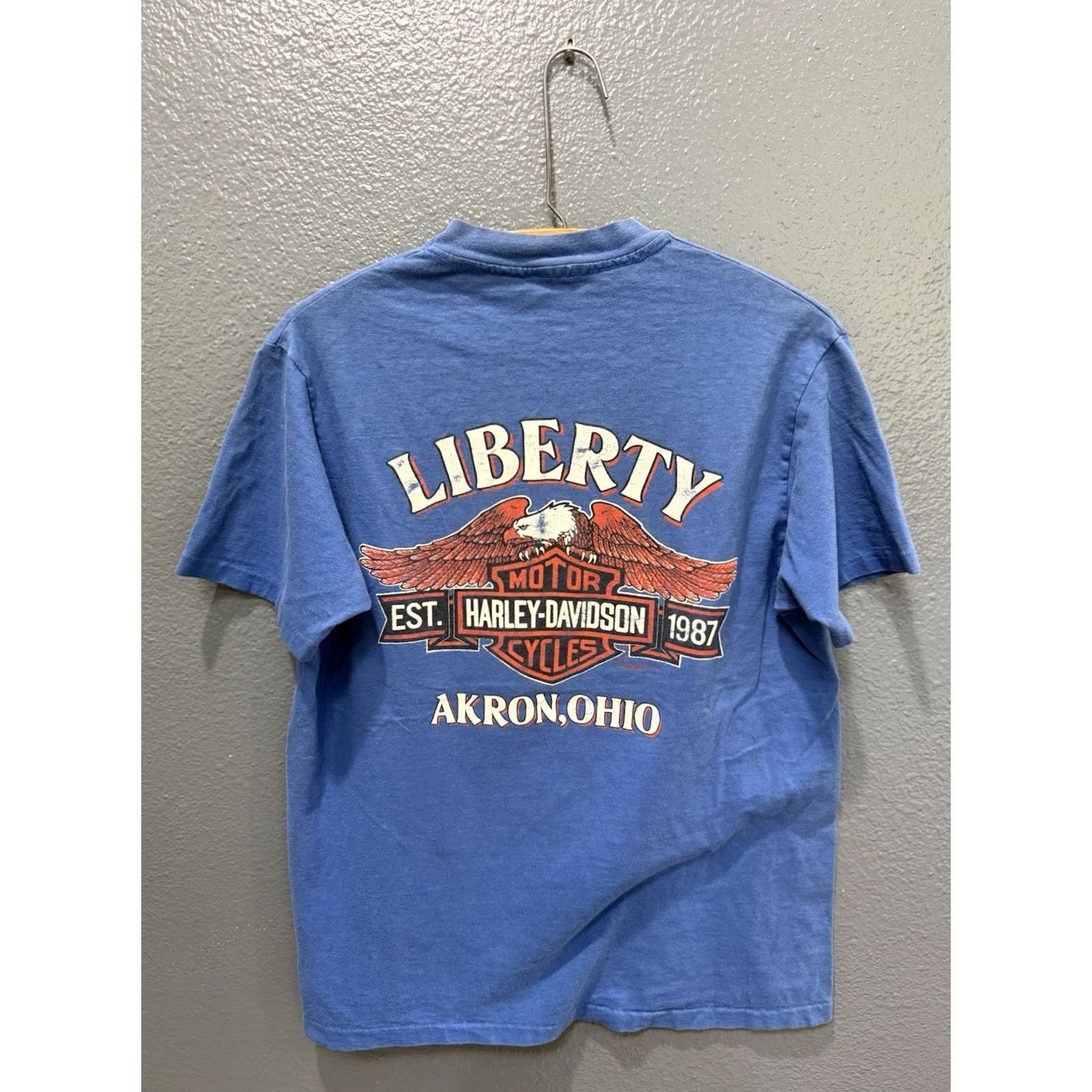 Harley Davidson VINTAGE Harley-Davidson USA Tee Shirt Blue Cotton Men’s T-Shirt Medium M Shirts Shirt USA Mens Blue Harley Davidson 80s Size US M / EU 48-50 / 2 - 4 Thumbnail
