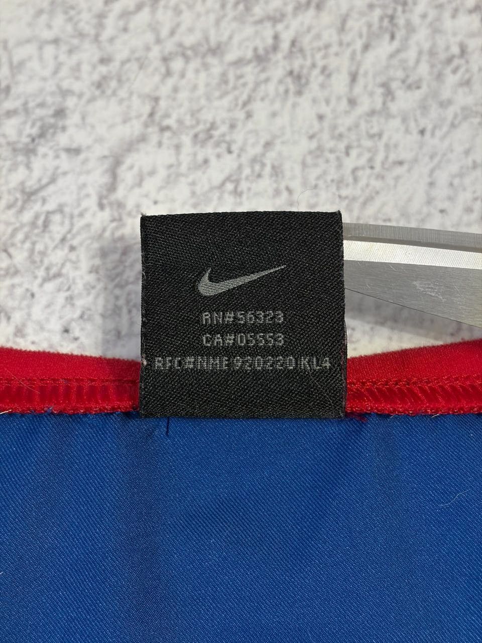 Nike FC Barcelona 2002 Training Shirt Nike Vintage Jersey Size US L / EU 52-54 / 3 - 7 Thumbnail