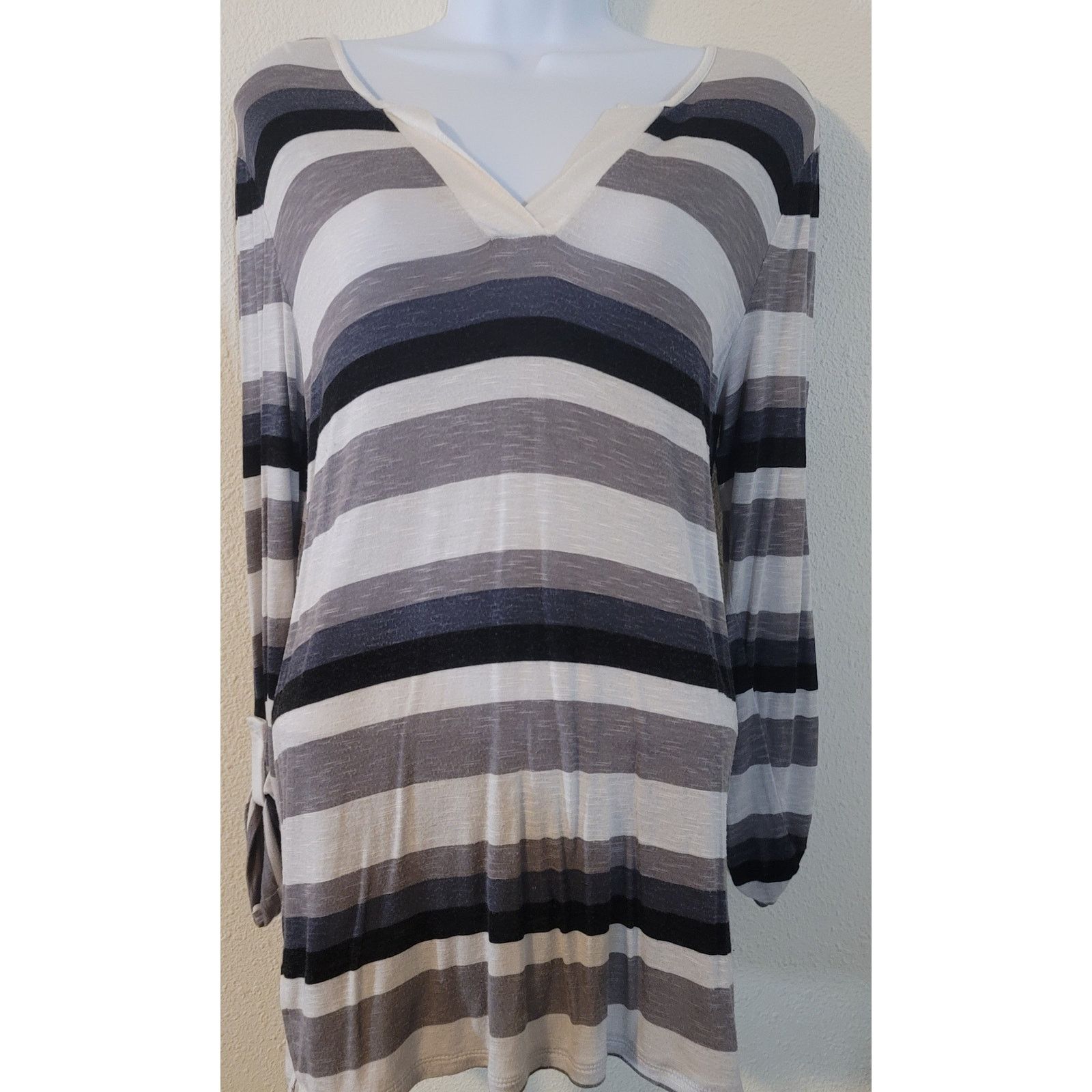 Other Leo & Nicole White Gray Striped Slub Knit Women's Shirt XS Size XS / US 0-2 / IT 36-38 - 1 Thumbnail