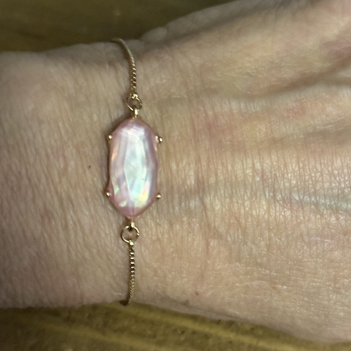 Other Gold tone iridescent pink stone bolo bracelet Size ONE SIZE - 3 Thumbnail