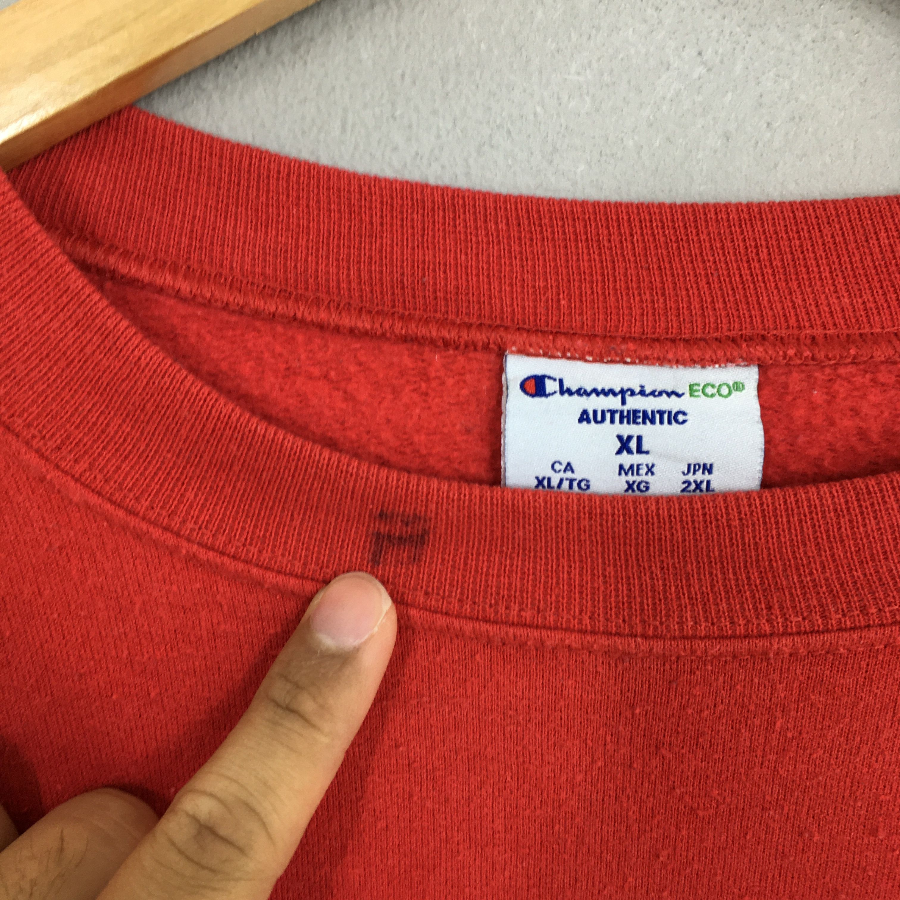 Champion Vintage University Of Wisconsin Badger Red Sweatshirt XLarge Size US XL / EU 56 / 4 - 6 Thumbnail