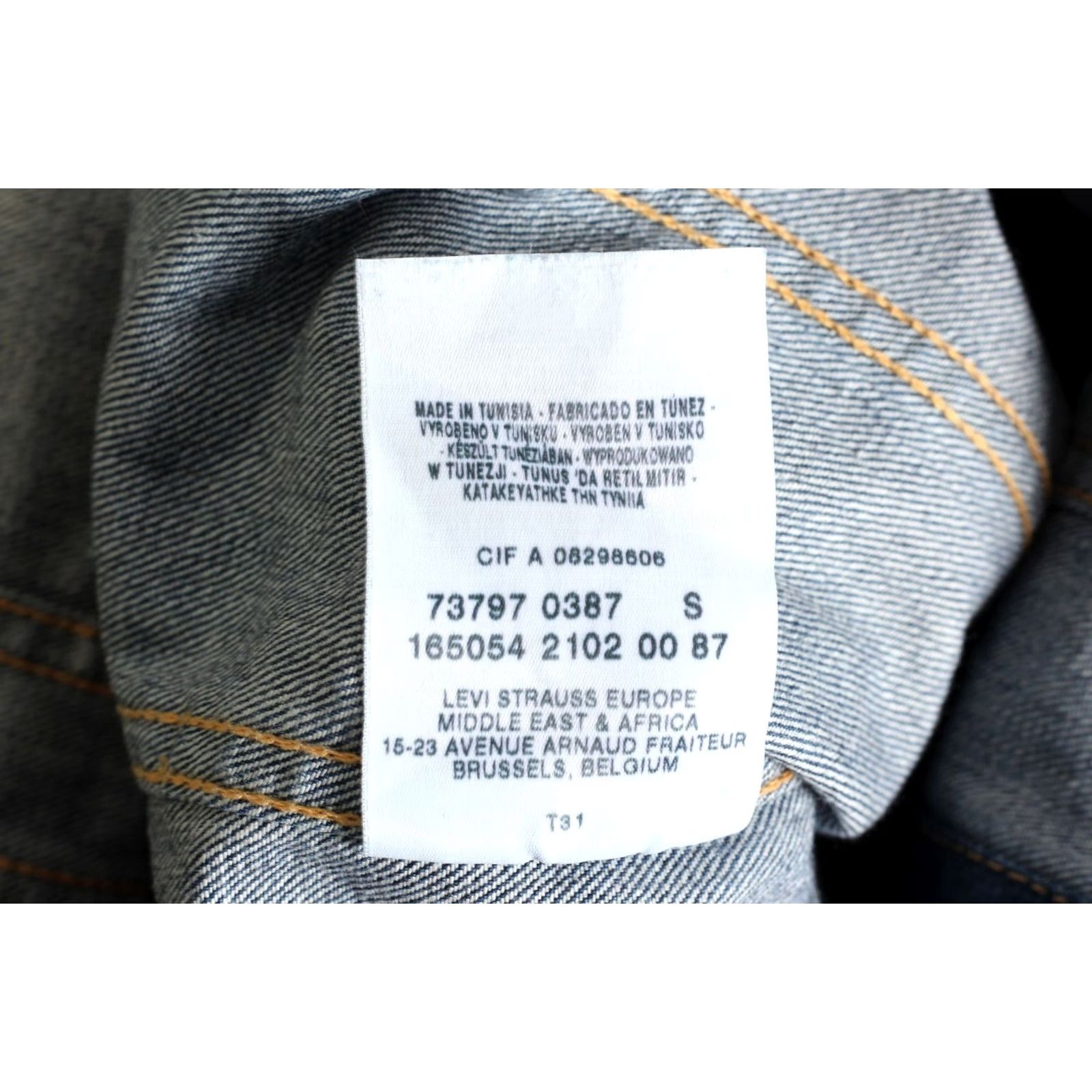 Levi's VINTAGE Levi’s Belted Long Denim Jacket Women Size S Jeans Jacket, Blue, Vintage, Leather? (note: not allowed) Size S / US 4 / IT 40 - 7 Thumbnail