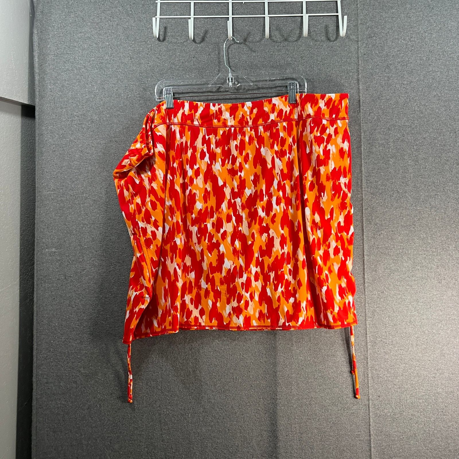 Other zuda Swim Skort with Ruching TrueRedAbstract Size 30W Size 30" / US 8 / IT 44 - 2 Thumbnail