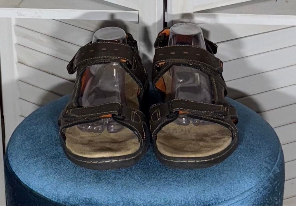 Croft & Barrow CB brown hook & loop closure leather beach sandals sz 12 Size US 12 / EU 45 - 5 Thumbnail