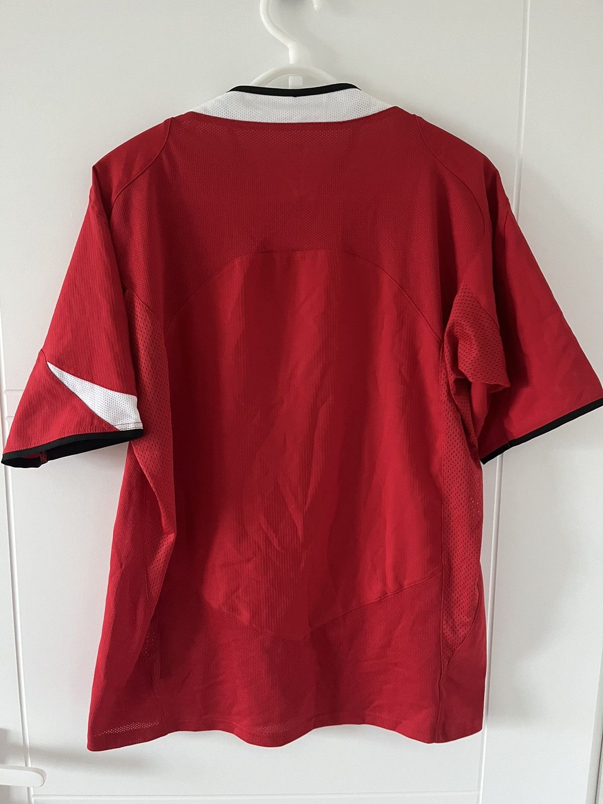 Nike × Vintage Manchester United nike 2004/2005 Home Soccer Jersey Size US M / EU 48-50 / 2 - 3 Thumbnail