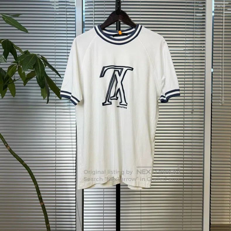 Louis Vuitton Louis Vuitton Inverted logo embroidered short sleeve Size US M / EU 48-50 / 2 - 1 Thumbnail