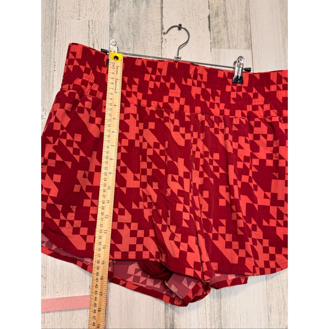 Other JoyLab Red Geometric Running Shorts Women’s XL High Waist Ac Size 38" / US 16 / IT 52 - 10 Thumbnail