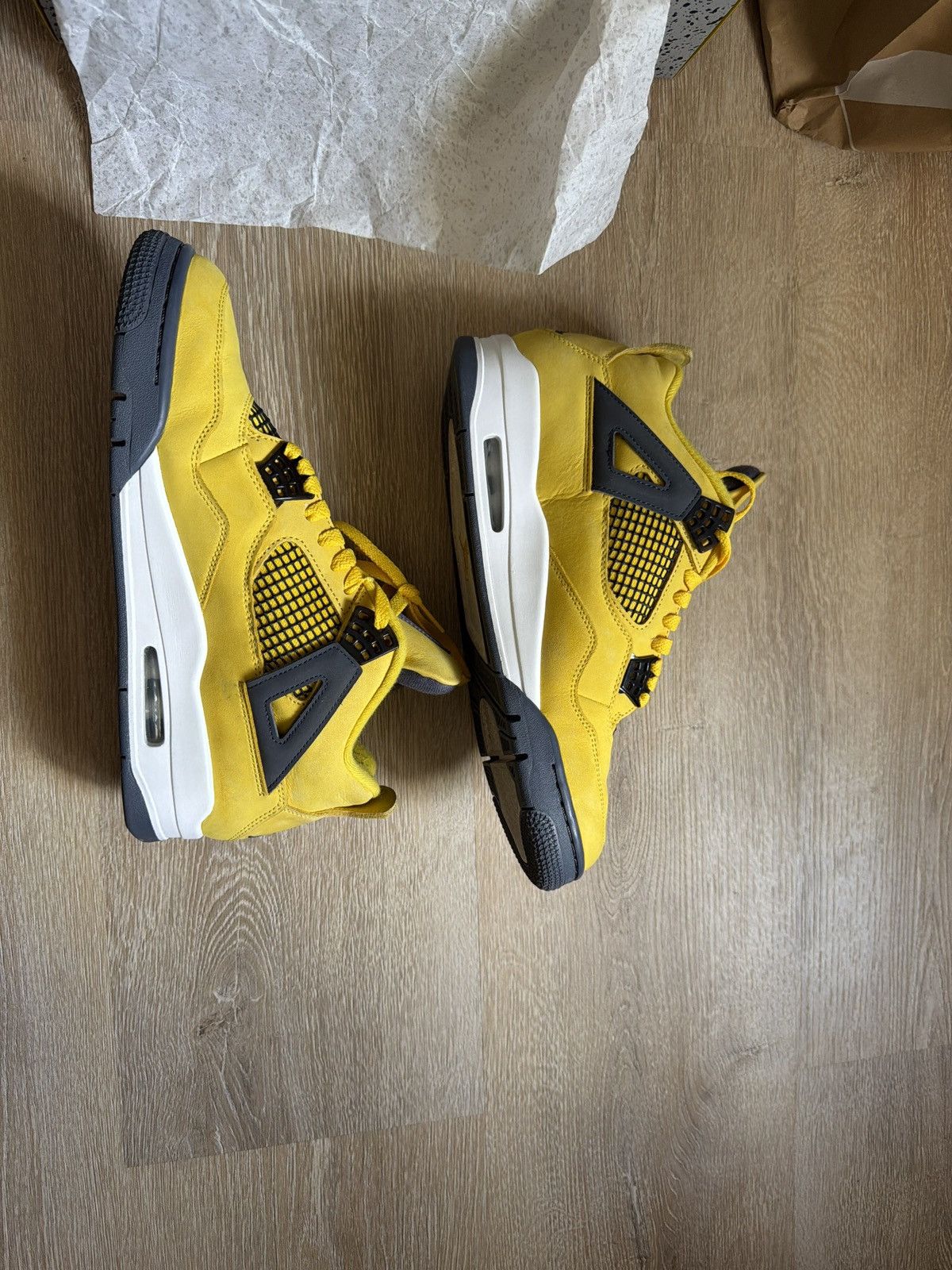 Jordan Brand Jordan 4 ‘Lightning’ Size US 10.5 / EU 43-44 - 2 Thumbnail