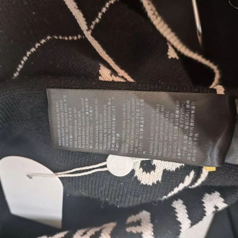 Balenciaga Balenciaga Full printed logo long sweater Size US XS / EU 42 / 0 - 5 Thumbnail