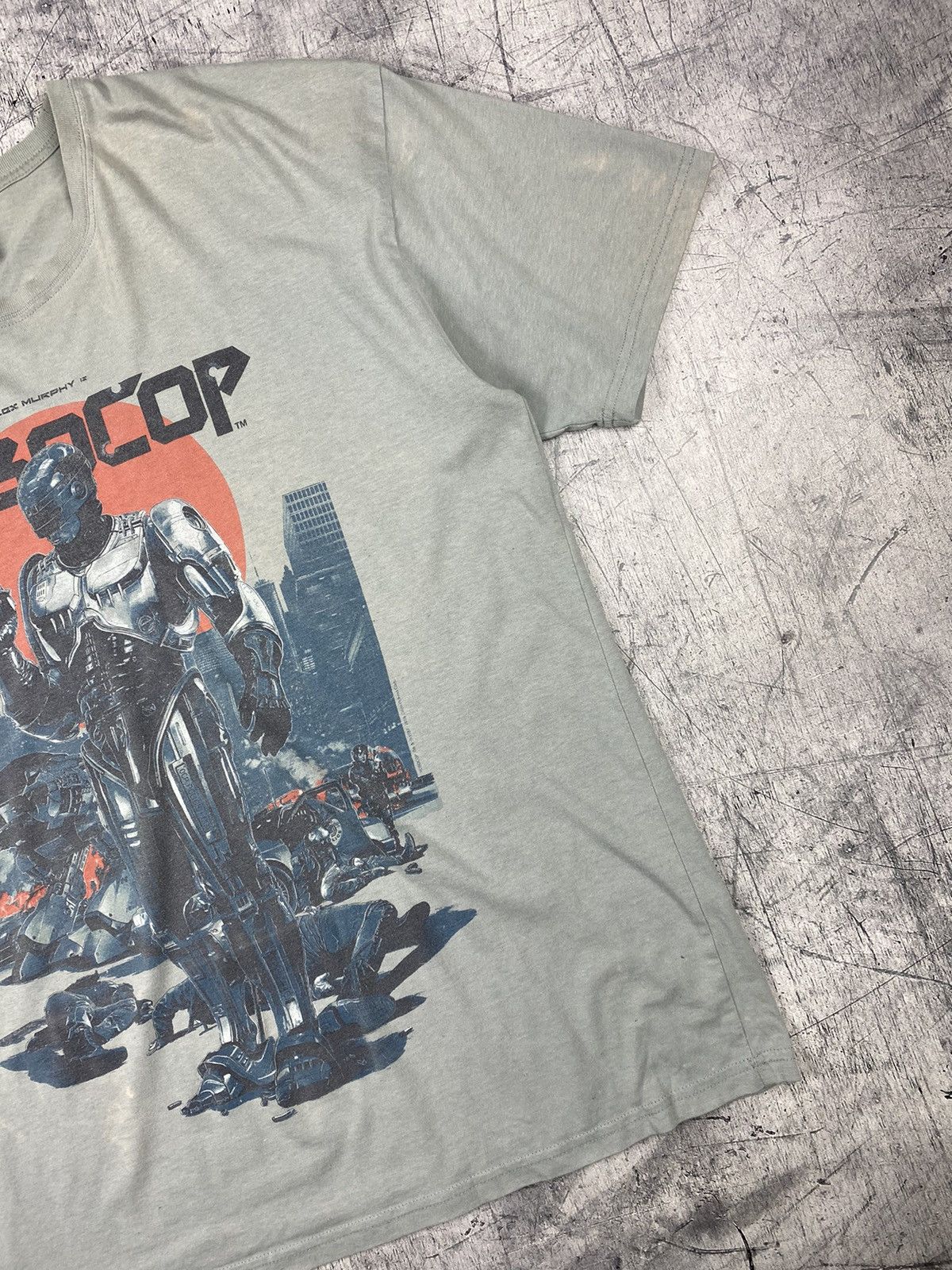 Vintage Vintage Robocop Movie Tee T Shirt 90s Size XL Size US XL / EU 56 / 4 - 3 Thumbnail