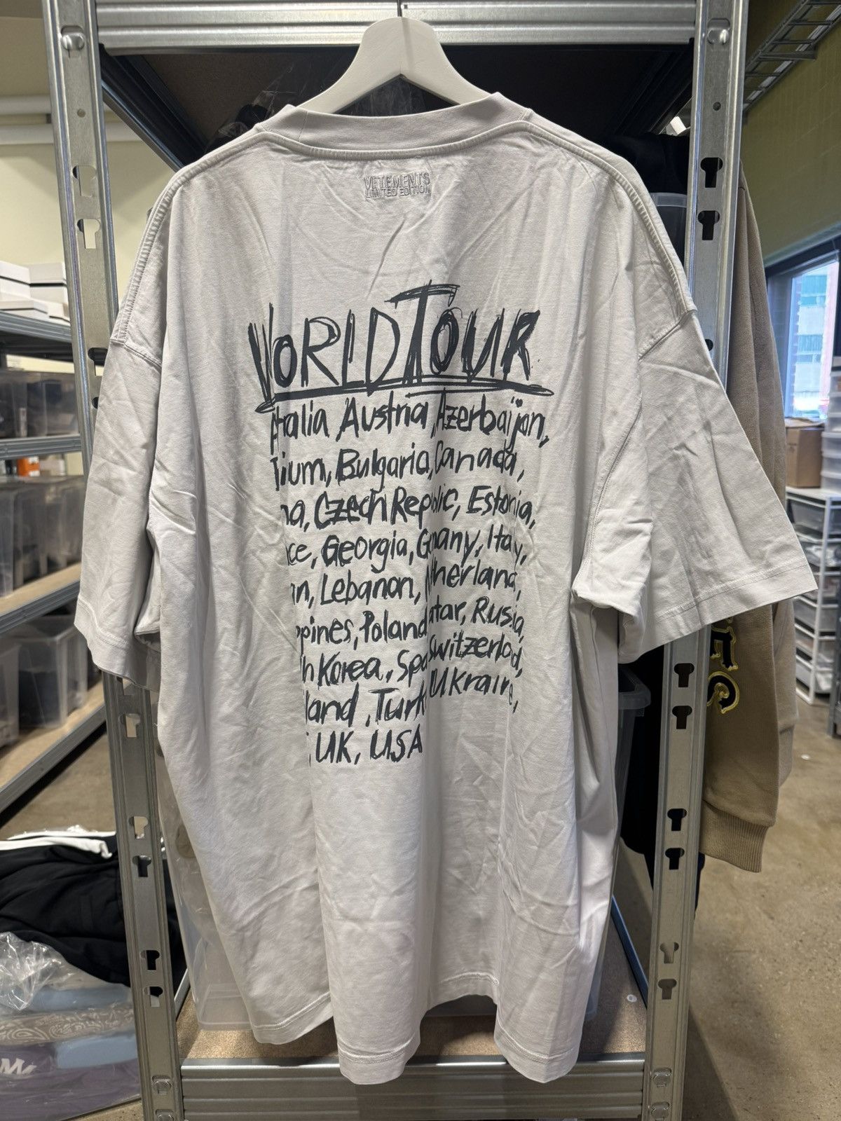 Vetements Vetements Worldtour T-Shirt NEW 800$ Size US M / EU 48-50 / 2 - 2 Thumbnail
