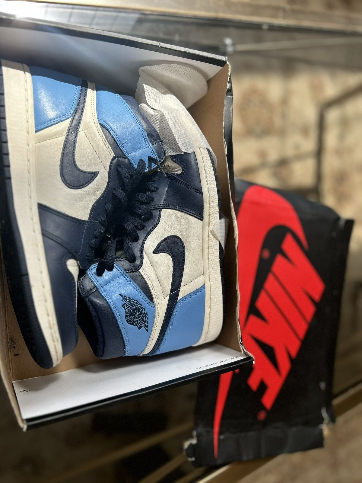 Jordan Brand Jordan 1 Retro High "Obsidians" trainers Size US 8 / EU 41 - 2 Thumbnail