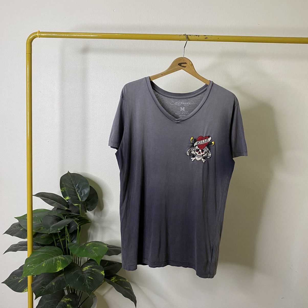 Ed Hardy Ed Hardy Sunfaded V Neck T Shirt Size US M / EU 48-50 / 2 - 10 Thumbnail