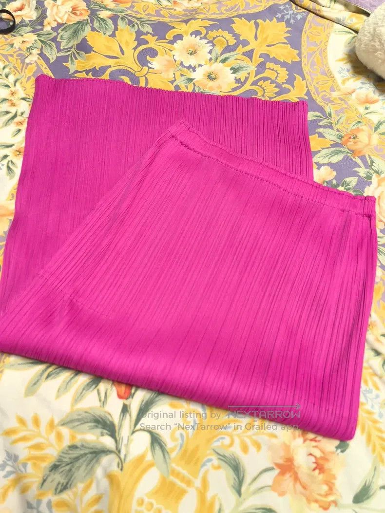 Issey Miyake Issey Miyake Gradient Fuchsia Skirt Size 25" / US 0 / IT 36 - 1 Thumbnail