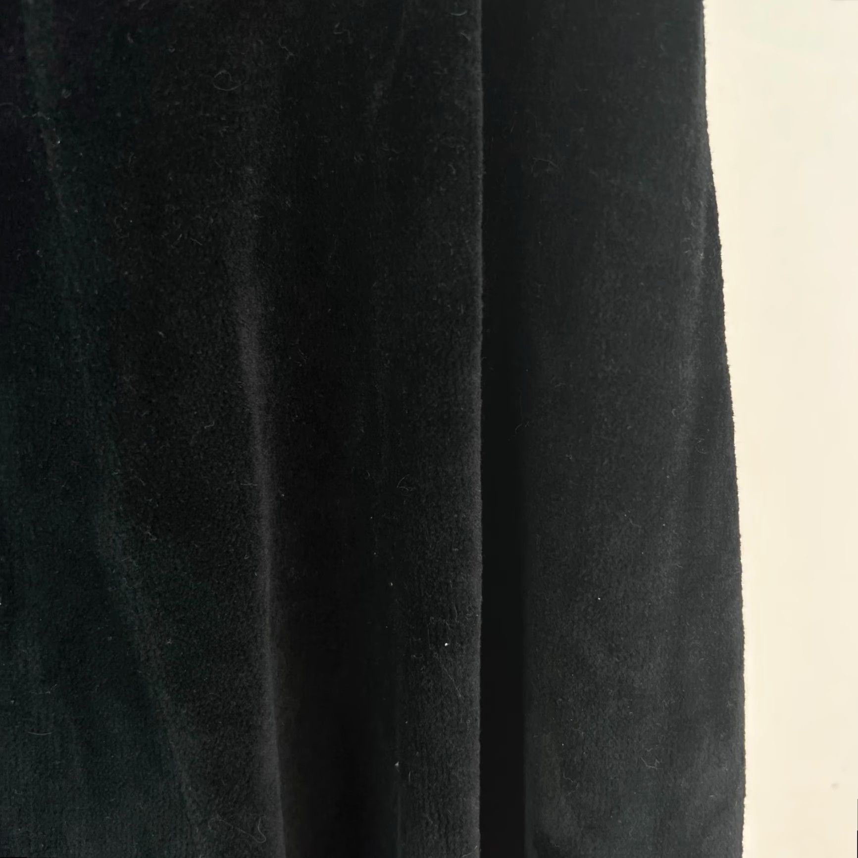 Velvet VINTAGE TiBuron Skirt Women Black Velvet Cotton Poly Blend Pleated Size XL Knee Length B Size 40" / US 18 - 5 Thumbnail