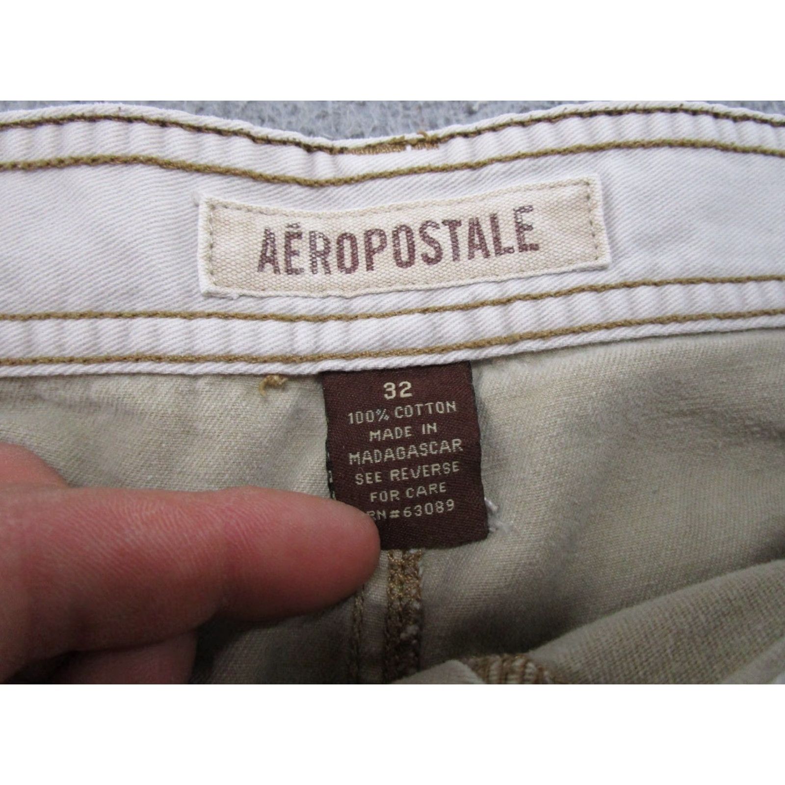 Vintage VINTAGE Aeropostale Cargo Shorts Mens Size 32 Beige Baggy Cotton Cargo Pocket Casual Summer 90s Mens Size US 32 / EU 48 - 3 Thumbnail