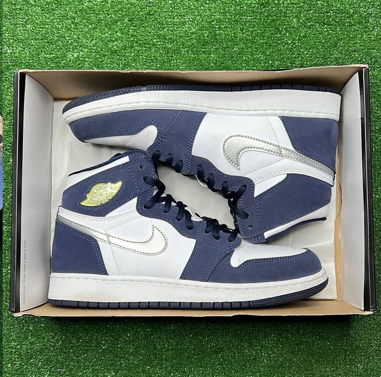 Jordan Brand Air Jordan 1 Retro High CO GS ‘ Japan Midnight Navy ‘ Size US 6 / EU 39 - 2 Thumbnail