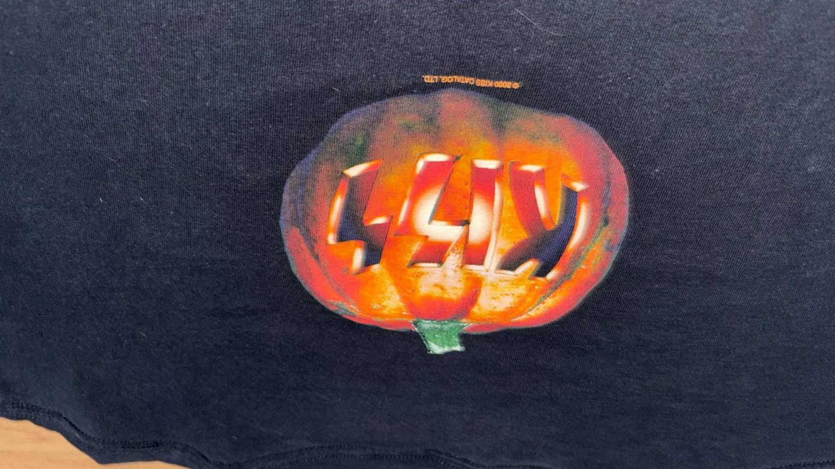 Band Tees Vintage Kiss Halloween Pumpkins ©2000 T-shirt Size US XL / EU 56 / 4 - 6 Thumbnail
