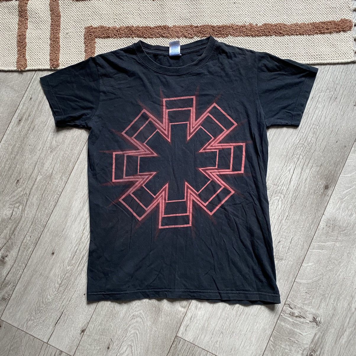 Band Tees RED HOT CHILI PEPPERS 2012 TOUR T SHIRT Size US S / EU 44-46 / 1 - 1 Thumbnail