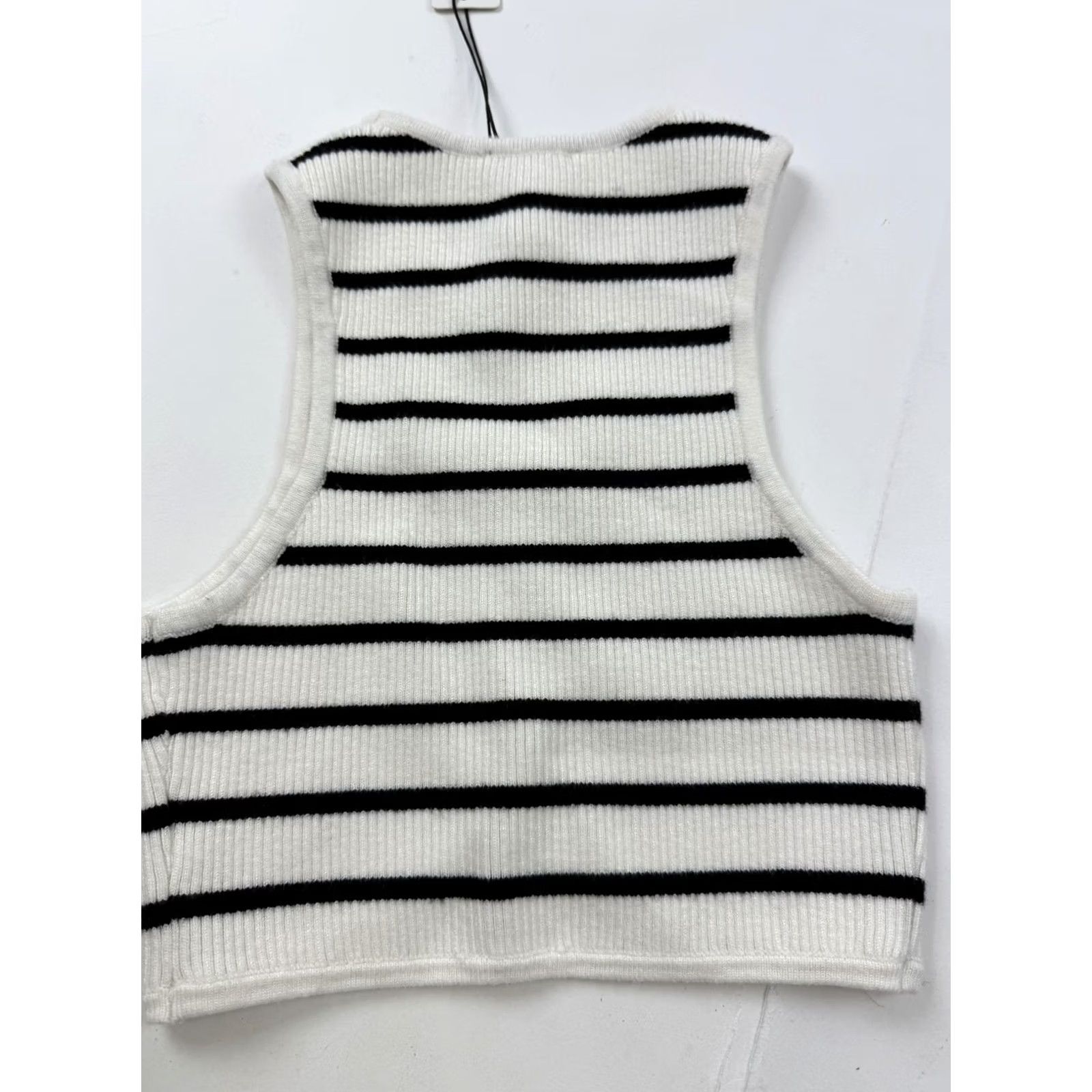 Hunter VINTAGE Hunter & Brown Sweater Vest Womens XS White Stripe Ribbed Knit Cropped Size XS / US 0-2 / IT 36-38 - 5 Thumbnail