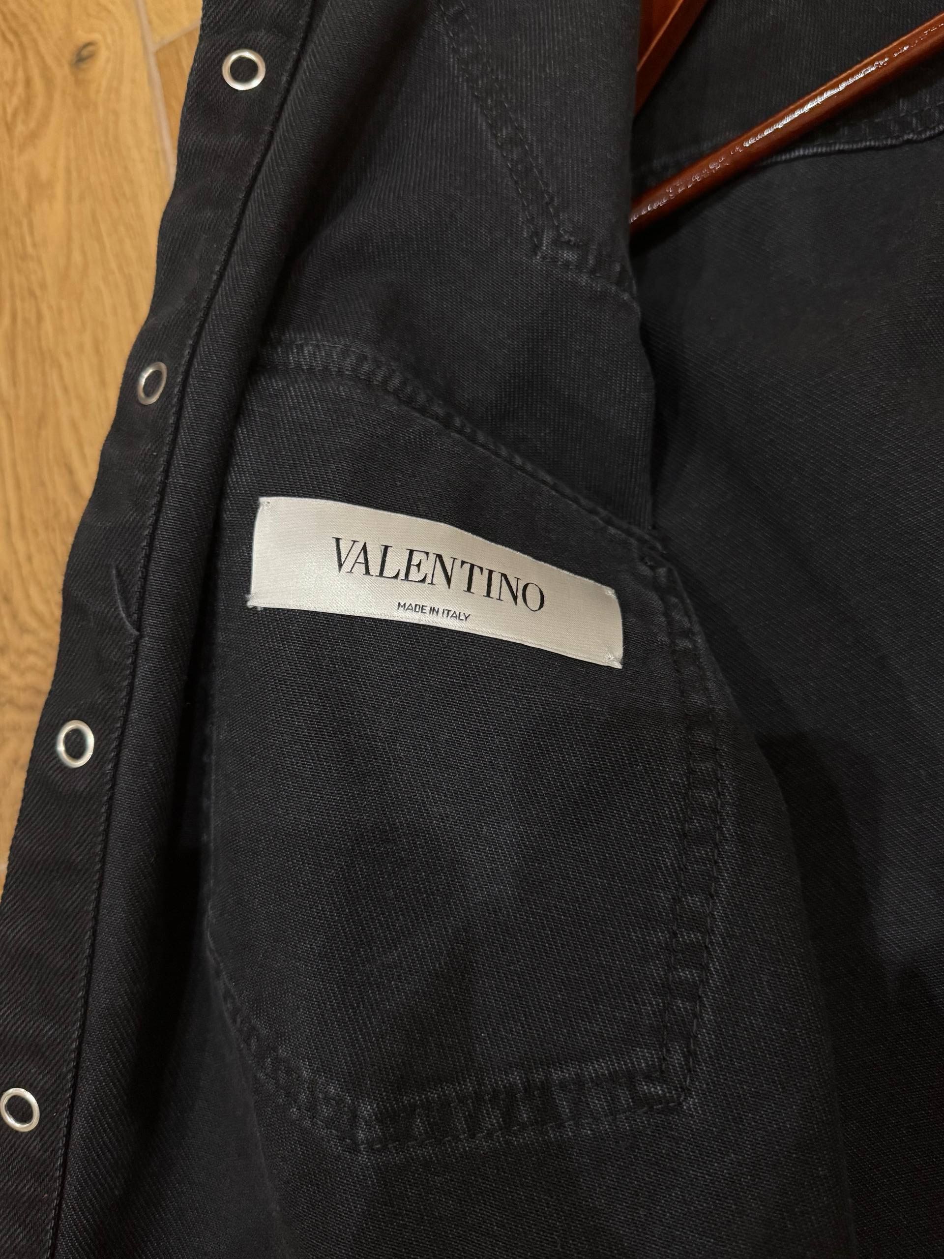 Valentino Valentino Garavani Denim Shirt VLTN Size US M / EU 48-50 / 2 - 5 Thumbnail