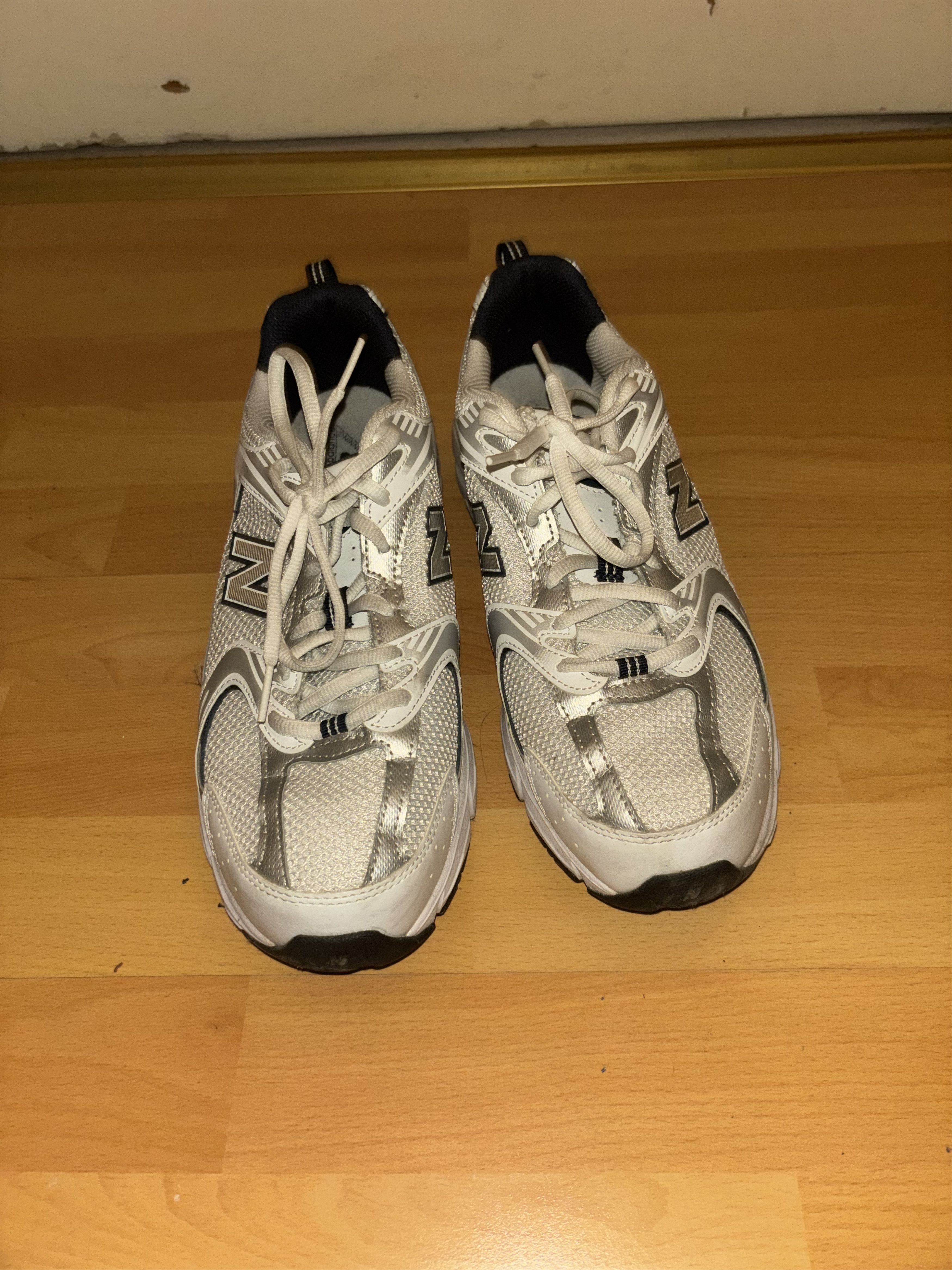 New Balance 530 Size US 9.5 / EU 42-43 - 1 Thumbnail