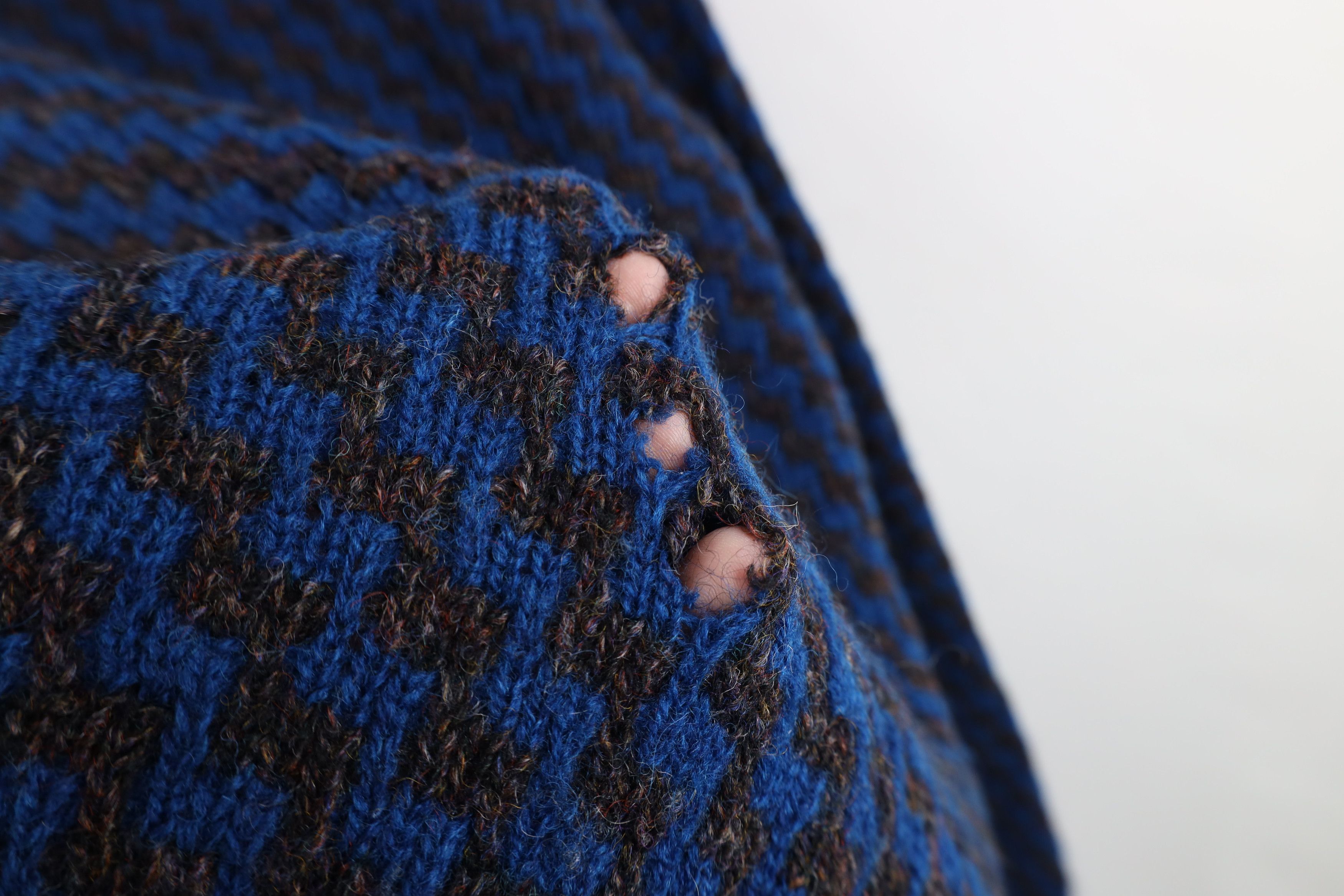 Vintage Vintage 90s Streetwear Shetland Wool Zig Zag Knit Sweater Size US L / EU 52-54 / 3 - 6 Thumbnail