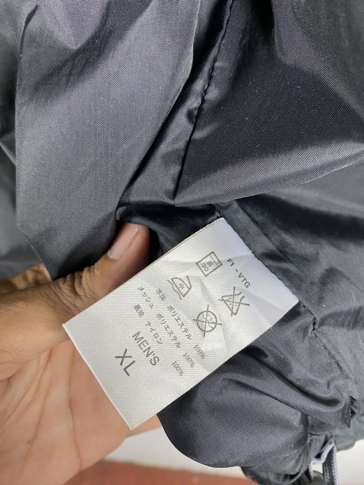 Nike ACG Vintage Nike ACG Removable Sleeves Windbreaker Jacket Size US XL / EU 56 / 4 - 9 Thumbnail